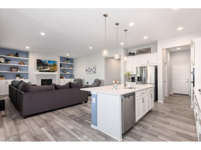 6807 S Riverwood Way, Aurora, CO 80016