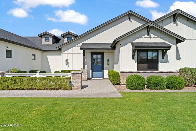 4164 E Camelback Road, Phoenix, AZ 85018