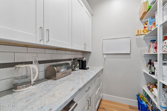 4164 E Camelback Road, Phoenix, AZ 85018