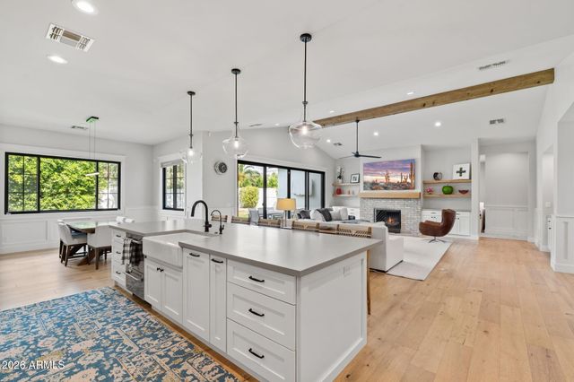 4164 E Camelback Road, Phoenix, AZ 85018