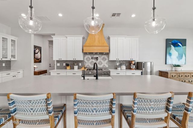 4164 E Camelback Road, Phoenix, AZ 85018