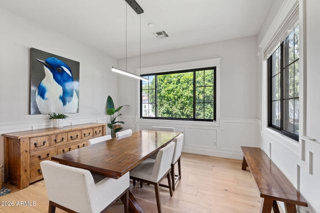 4164 E Camelback Road, Phoenix, AZ 85018