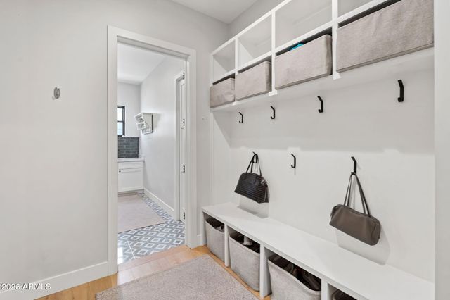 4164 E Camelback Road, Phoenix, AZ 85018