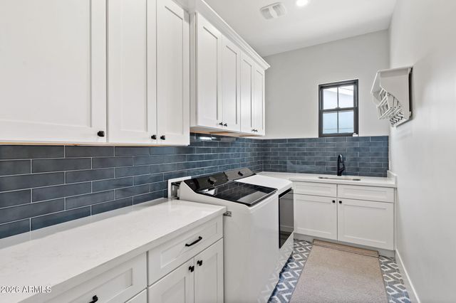 4164 E Camelback Road, Phoenix, AZ 85018