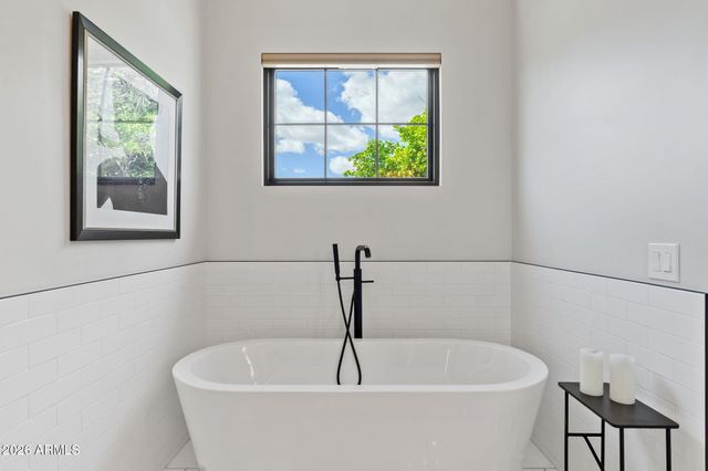 4164 E Camelback Road, Phoenix, AZ 85018