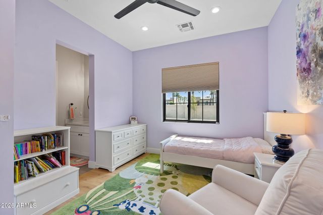 4164 E Camelback Road, Phoenix, AZ 85018