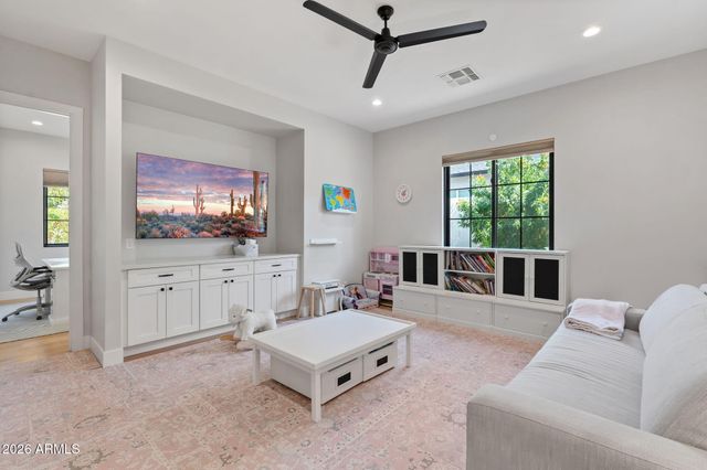 4164 E Camelback Road, Phoenix, AZ 85018