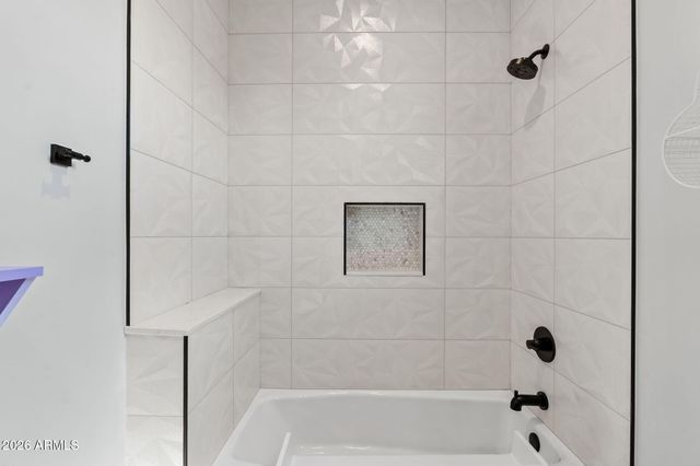 4164 E Camelback Road, Phoenix, AZ 85018