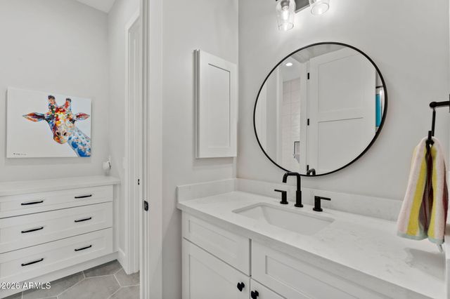 4164 E Camelback Road, Phoenix, AZ 85018