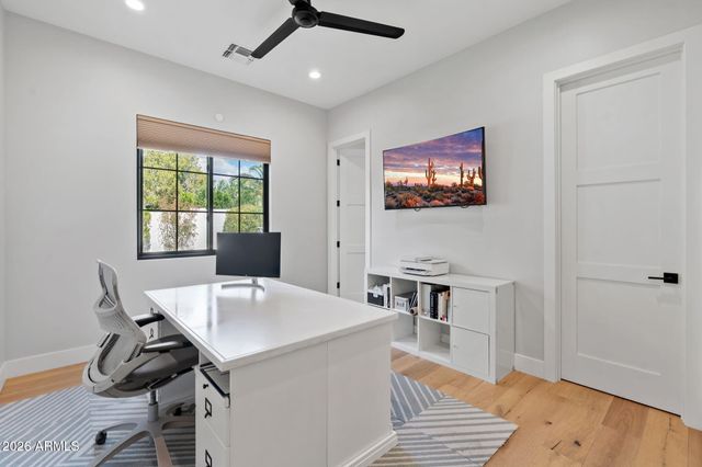 4164 E Camelback Road, Phoenix, AZ 85018