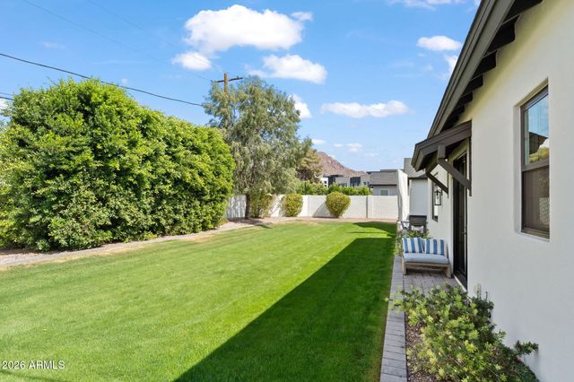 4164 E Camelback Road, Phoenix, AZ 85018