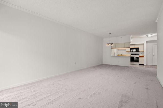 1211 S EADS ST #1009, Arlington, VA 22202