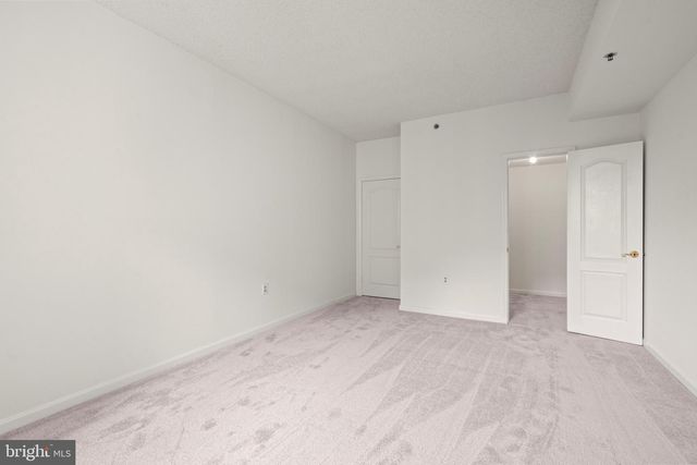 1211 S EADS ST #1009, Arlington, VA 22202