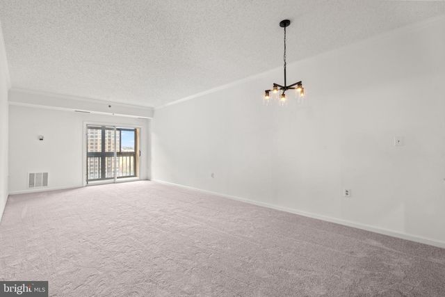 1211 S EADS ST #1009, Arlington, VA 22202