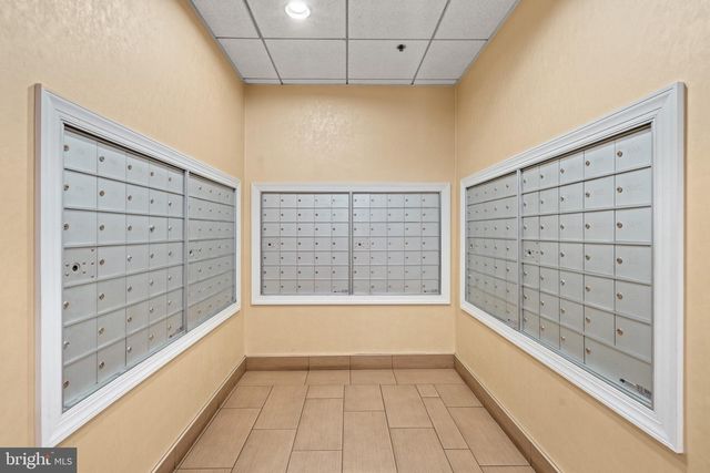 1211 S EADS ST #1009, Arlington, VA 22202