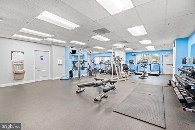 1211 S EADS ST #1009, Arlington, VA 22202