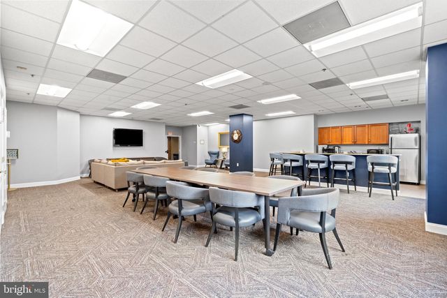 1211 S EADS ST #1009, Arlington, VA 22202