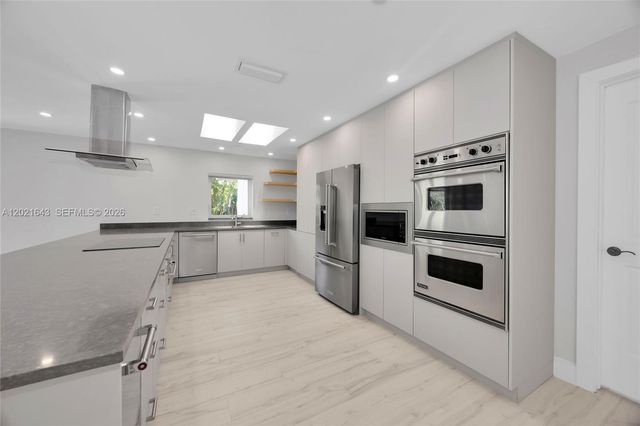 8303 Old Cutler Rd, Coral Gables, FL 33143