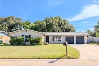 325 Gulf Stream Dr, Corpus Christi, TX 78418