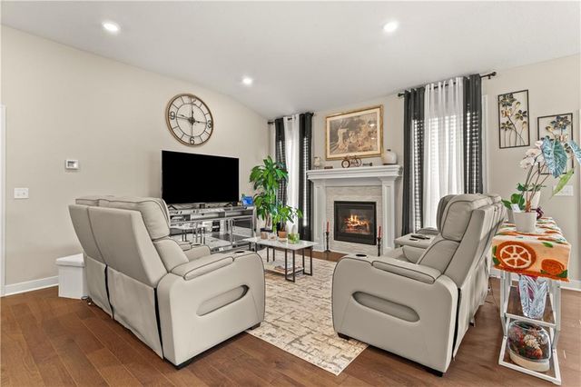 520 SE David Road, Lee's Summit, MO 64082