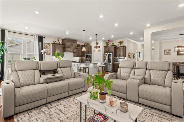 520 SE David Road, Lee's Summit, MO 64082