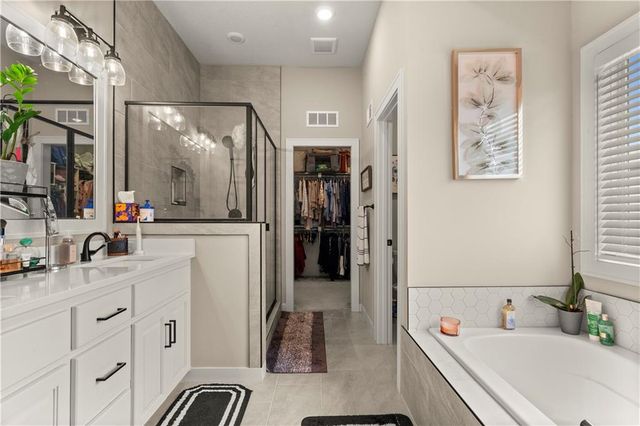 520 SE David Road, Lee's Summit, MO 64082
