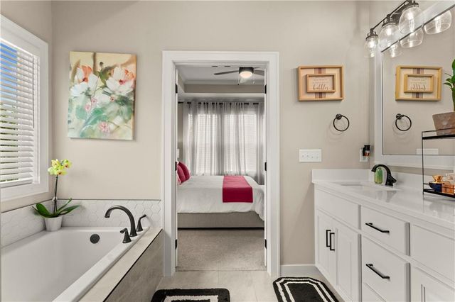 520 SE David Road, Lee's Summit, MO 64082