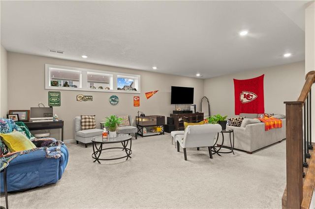 520 SE David Road, Lee's Summit, MO 64082