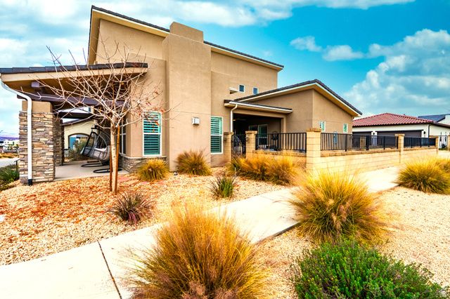 5663 S SCARLET HILL DR, St. George, UT 84790