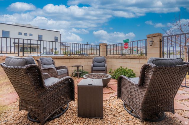 5663 S SCARLET HILL DR, St. George, UT 84790