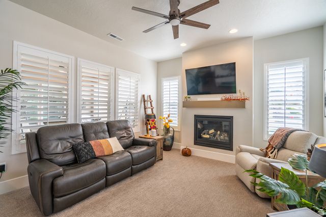 5663 S SCARLET HILL DR, St. George, UT 84790