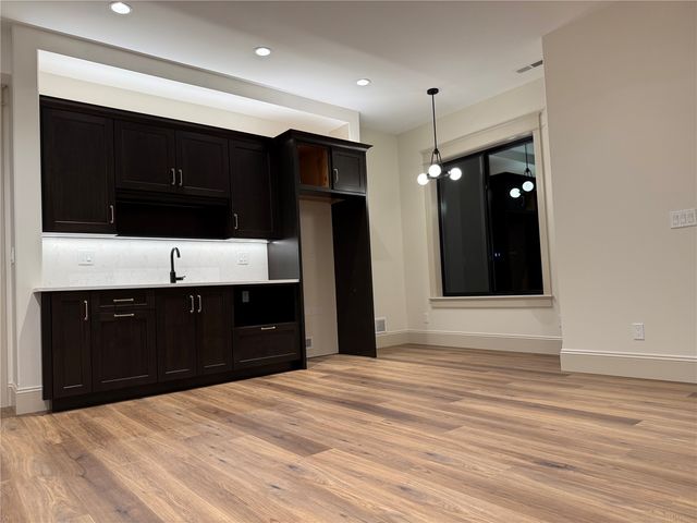 707 Cedar Bend, Solon, IA 52333