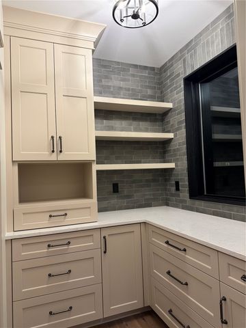 707 Cedar Bend, Solon, IA 52333