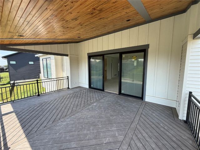 707 Cedar Bend, Solon, IA 52333