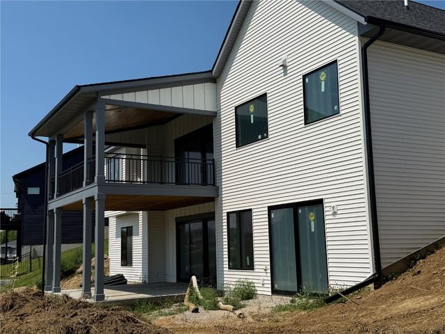 707 Cedar Bend, Solon, IA 52333