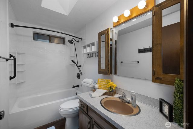 2520 E Saint Andrews Drive N, Shelton, WA 98584