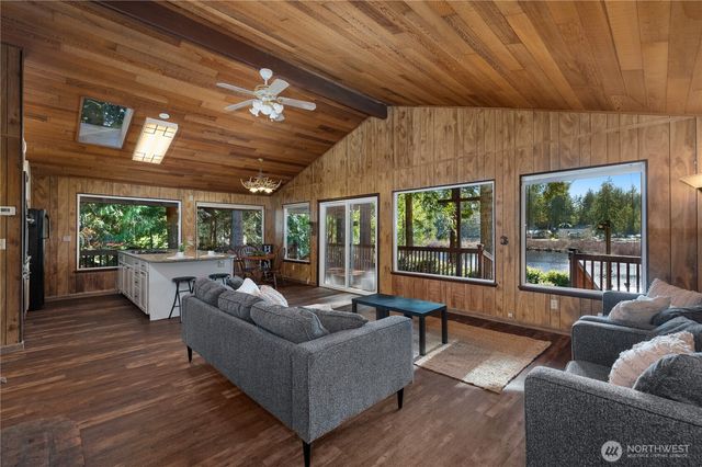 2520 E Saint Andrews Drive N, Shelton, WA 98584