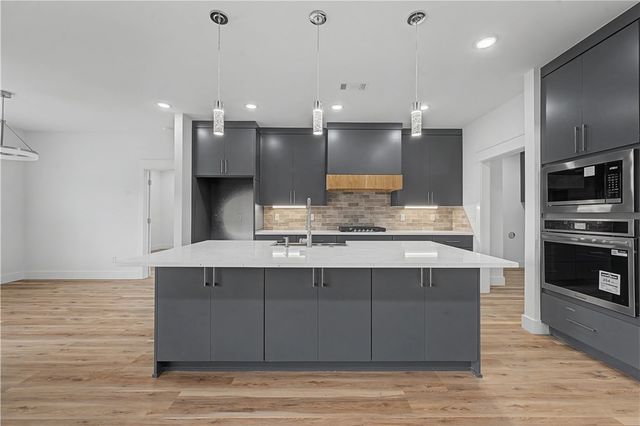 1 Logan Lane, Bella Vista, AR 72715