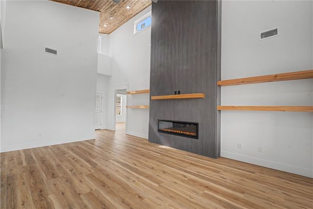 1 Logan Lane, Bella Vista, AR 72715