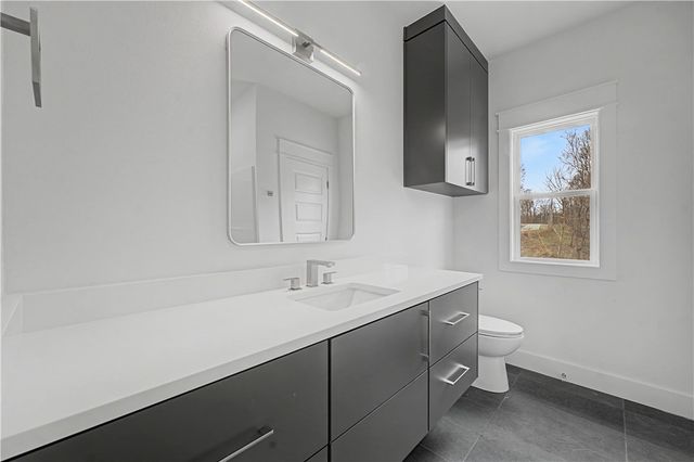 1 Logan Lane, Bella Vista, AR 72715