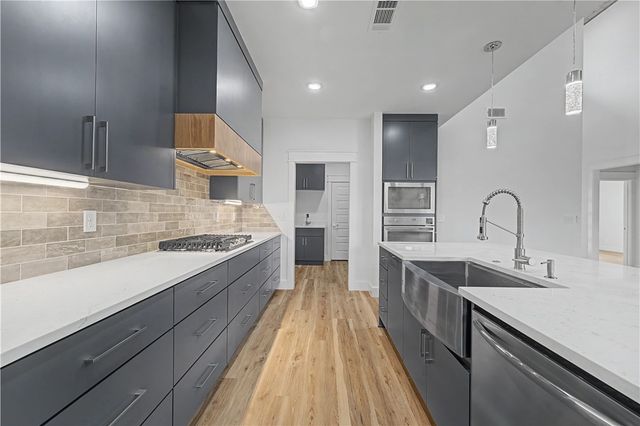 1 Logan Lane, Bella Vista, AR 72715