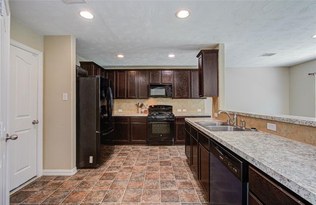 3414 Hunters Canyon, Baytown, TX 77521