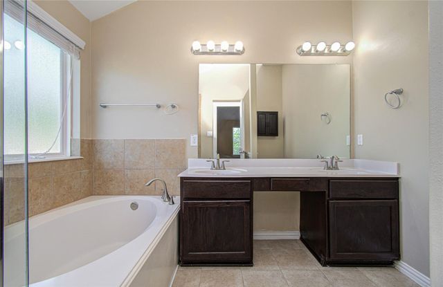 3414 Hunters Canyon, Baytown, TX 77521