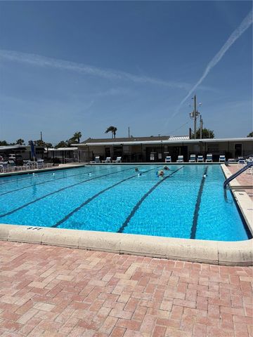 11144 101ST WAY 143, Largo, FL 33773