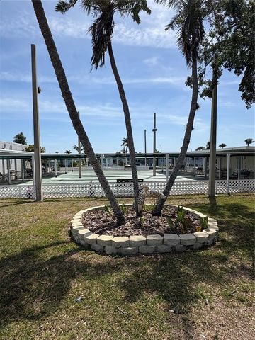 11144 101ST WAY 143, Largo, FL 33773