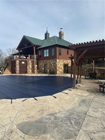 1527 Sierra Trace Road, Denton, NC 27239