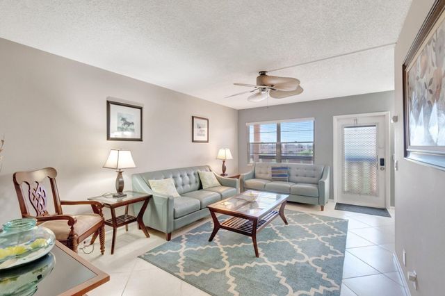 4049 Wolverton C, Boca Raton, FL 33434