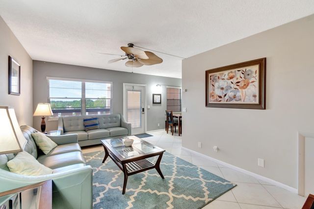 4049 Wolverton C, Boca Raton, FL 33434