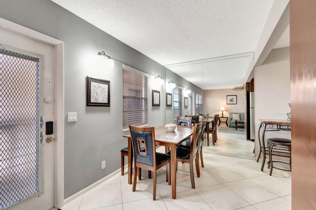 4049 Wolverton C, Boca Raton, FL 33434