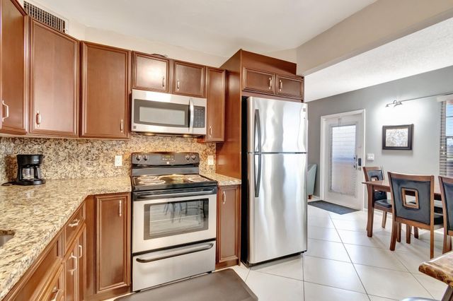4049 Wolverton C, Boca Raton, FL 33434